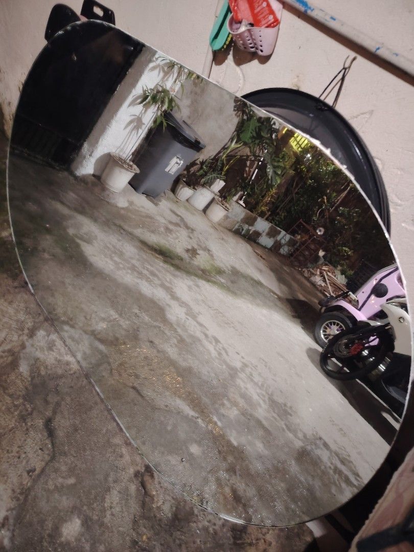 Oval Mirror for Wall Decor (Category: Mirrors) located in Cavite. Submitted by haizdiz (Listing ID 1448856922, Image 2). Description: 2pcs mirror makapal (heavy duty) 1200 each nalang 3ft - 5ft size - Large oval mirror - Ideal for living rooms or entryways - Can be hung on the wall - Reflects light to make spaces feel larger - Perfect for quick outfit checks before leaving.