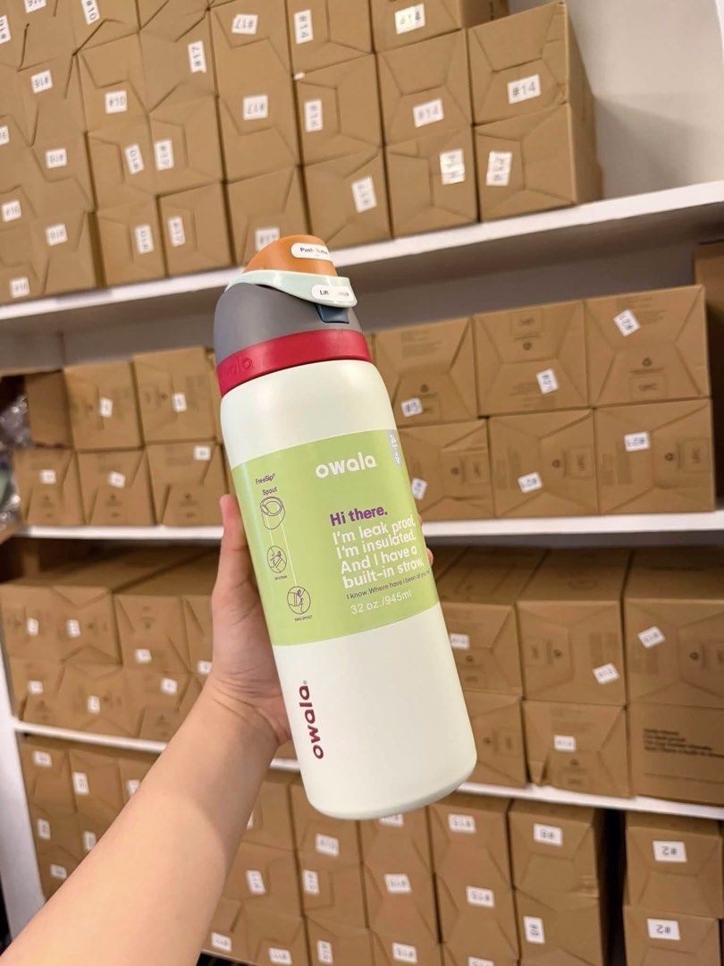 Owala FreeSip 32oz (Category: Water Bottles & Tumblers) located in Rizal. Submitted by alour.collection (Listing ID 1455067646, Image 3). Description: •1:1 copy same as OG • preorder 1-3 days (50% dp required).