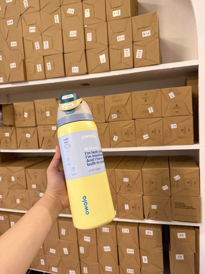 Owala FreeSip 32oz (Category: Water Bottles & Tumblers) located in Rizal. Submitted by alour.collection (Listing ID 1455067646, Image 2). Description: •1:1 copy same as OG • preorder 1-3 days (50% dp required).
