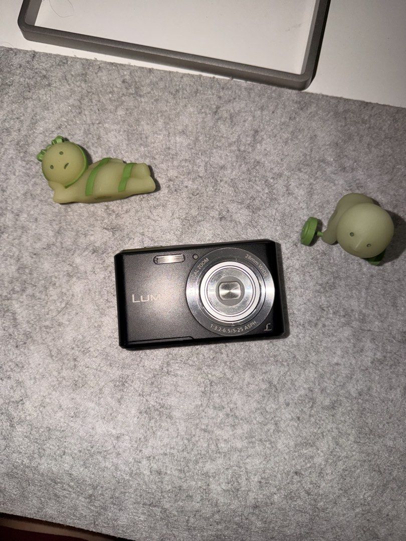 PANASONIC LUMIX DMC-F5 (Category: Cameras) located in Manila. Submitted by sorxno (Listing ID 1455067502, Image 1). Description: 😍 BATTERY INCLUDED ! 🥀 FLASH NOT WORKING (i'm not rlly sure) i CAN send photos that were taken from it 😄.