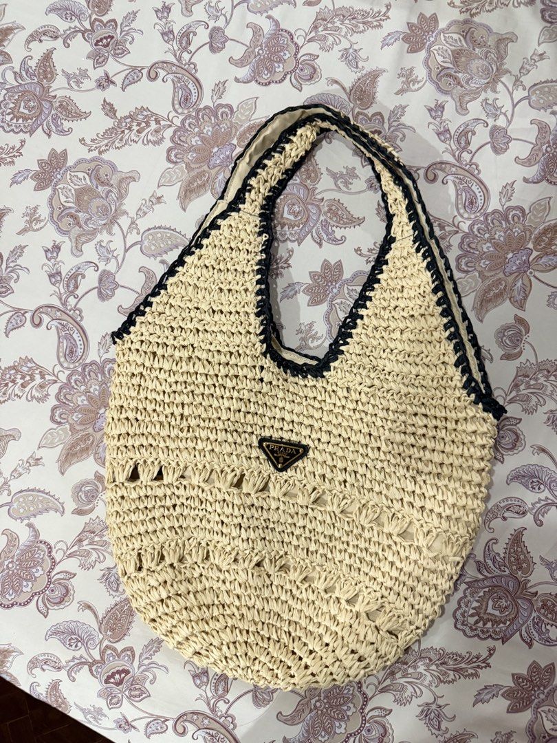 Prada beach tote bag (gwp) (Category: Luxury Bags & Wallets) located in Manila. Submitted by katsthingamagigs (Listing ID 1455016319, Image 1). Description: Dm for more deets, free sf if no haggling:).