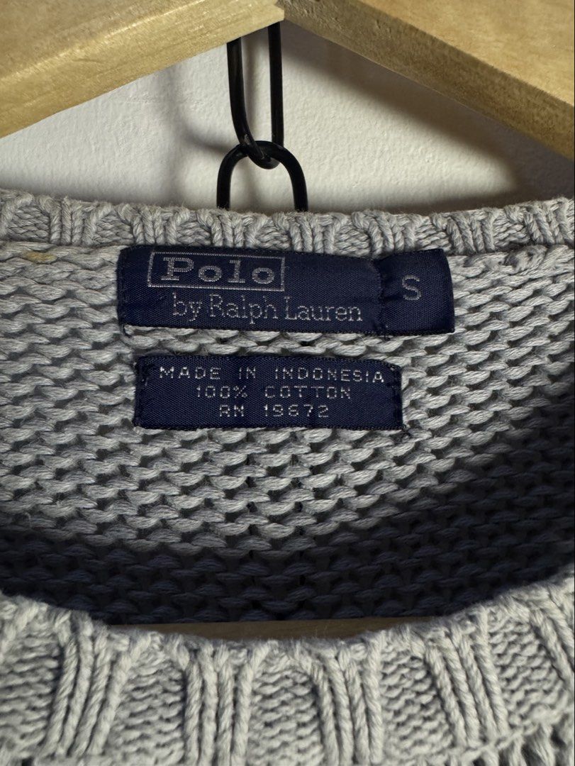 Ralph Lauren Flag Sweater Vintage (Category: Activewear) located in Tabaco. Submitted by emmanyul (Listing ID 1455117811, Image 3). Description: Ralph Lauren Flag Sweater Grey - 18x25 - Guaranteed Authentic - 10/10 Color Rate - Minor Stain (check picture) lastt - ₱3000 + sf.