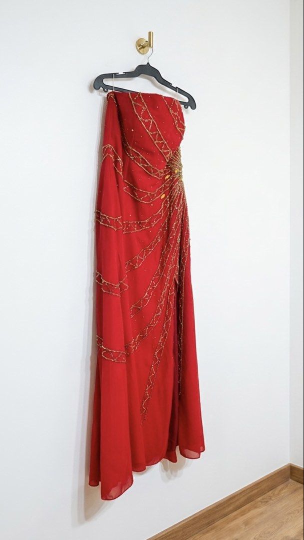 Red gown (5 ft small female build) (Category: Evening dresses & gowns) located in Makati City. Submitted by greywordsmith (Listing ID 1455089745, Image 1). Description: Helping sell this red gown for my mom..