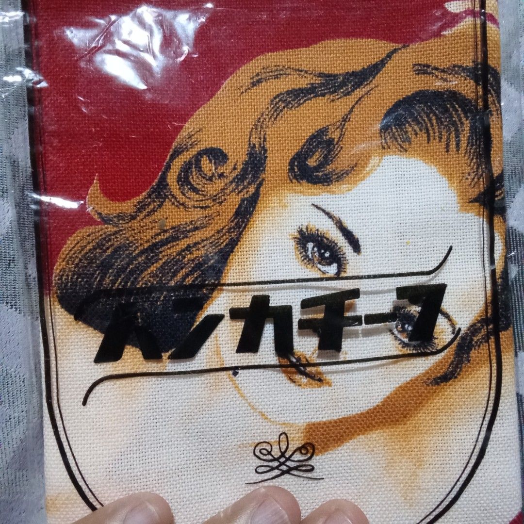 Retro vintage naughty N00D3 lady cotton handkerchief (Category: Handkerchief & Pocket Squares) located in Meycauayan. Submitted by midori021 (Listing ID 1455118715, Image 2). Description: baka may nagkocollect ng ganito😁ganito po usually pinapaframe 16x16 inch nO0de gurl painting ang print no brand/wash tags Valentino.