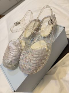 (Category: ) located in . Submitted by closet83 (Listing ID 1455104133, Image 1). Description: .