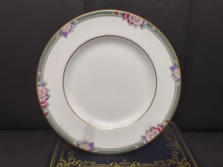 (Category: ) located in . Submitted by thriftteata (Listing ID 1455139754, Image 1). Description: .