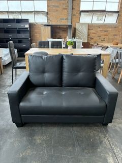(Category: ) located in . Submitted by priceworthfurniture (Listing ID 1455139726, Image 1). Description: .