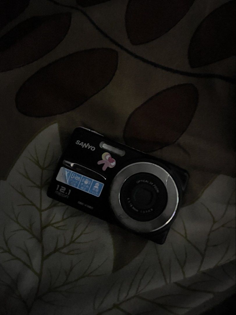 Sanyo DSC-X160 Digital Camera 12.1 Megapixel (Category: Cameras) located in Manila. Submitted by fiel.yrm (Listing ID 1455107600, Image 1). Description: Selling a Sanyo digital camera, 12.1MP with 3x optical zoom. Includes rechargeable battery. Perfect for everyday snapshots!.