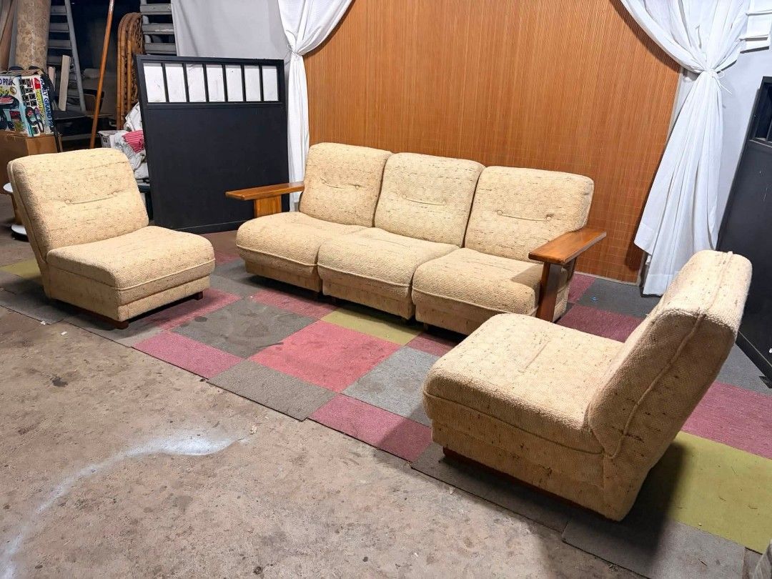 Sectional Sofa (Category: Sofas) located in Meycauayan. Submitted by marygracecasimiro (Listing ID 1455010750, Image 2). Description: 😍RETRO AESTHETIC DESIGN!!! MARIAN Mid-Century Modular 5-Seater Sofa Solid Wood Accent, Thick Textured Fabric NO ISSUES!!! ANGGANDA!!! Price : 20k ✅ *SEE VIDEO COMMENT 122L x 30W x 15H seat height inches Sandalan height 28 inches In VERY good condition ♥️.