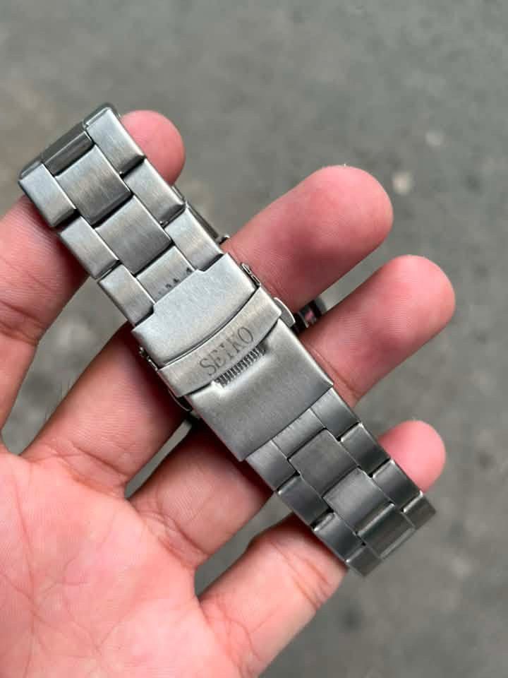 Seiko Pepsi (Category: Luxury Watches) located in Manila. Submitted by trustthrift2002 (Listing ID 1455091794, Image 2). Description: SEIKO PEPSI WATCH AUTOMATIC MOVEMENT OPEN BACK WITH BOX.