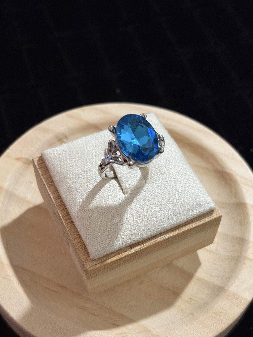Silver tone ring with stone size 7 (Category: Rings) located in Davao. Submitted by emmanuelchuamellorin23 (Listing ID 1454979160, Image 1). Description: Size 7 Silver tone •O: Rhodium/Platinum plated over copper-based metal •ọ: Tarnish Resistant with Extra care Message me directly #japanjewelry #JapanUK.