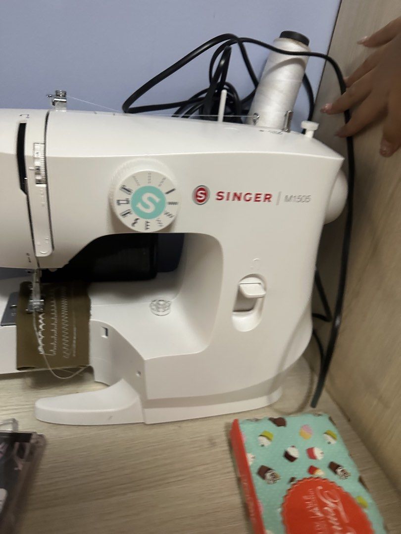 Singer M1505 sewing machine (Category: Craft Supplies & Tools) located in Mandaluyong City. Submitted by madb888 (Listing ID 1454992270, Image 3). Description: Never used bought online last month Rfs : need funds.