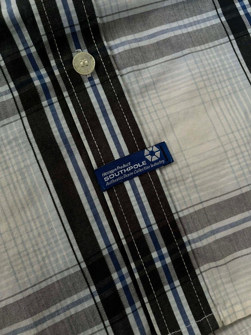 SOUTHPOLE BUTTON DOWN Y2K POLO (Category: Tshirts & Polo Shirts ) located in Manila. Submitted by thriftjunkiemnl. (Listing ID 1455026849, Image 3). Description: .