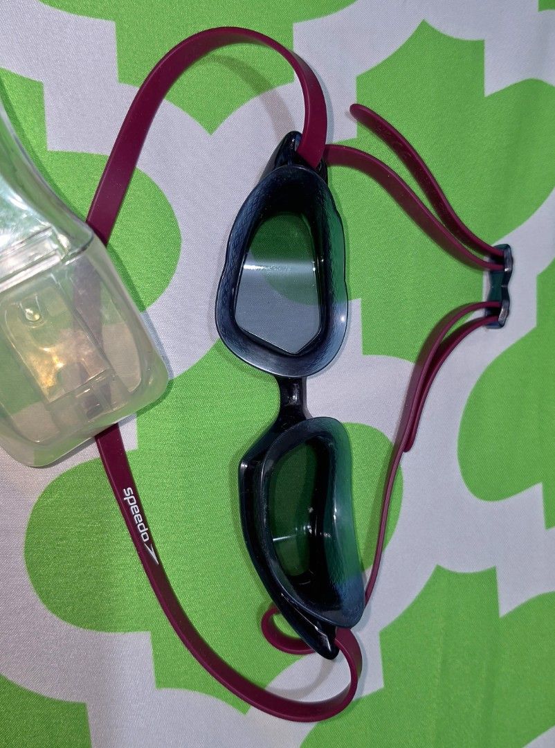 Speedo Swim Cap and Goggles with Case (Category: Water Sports) located in San Jose del Monte. Submitted by elleds (Listing ID 1455113272, Image 3). Description: - black Speedo swim cap - maroon Speedo goggles with adjustable straps - clear protective case included - ideal set for swimming sessions.