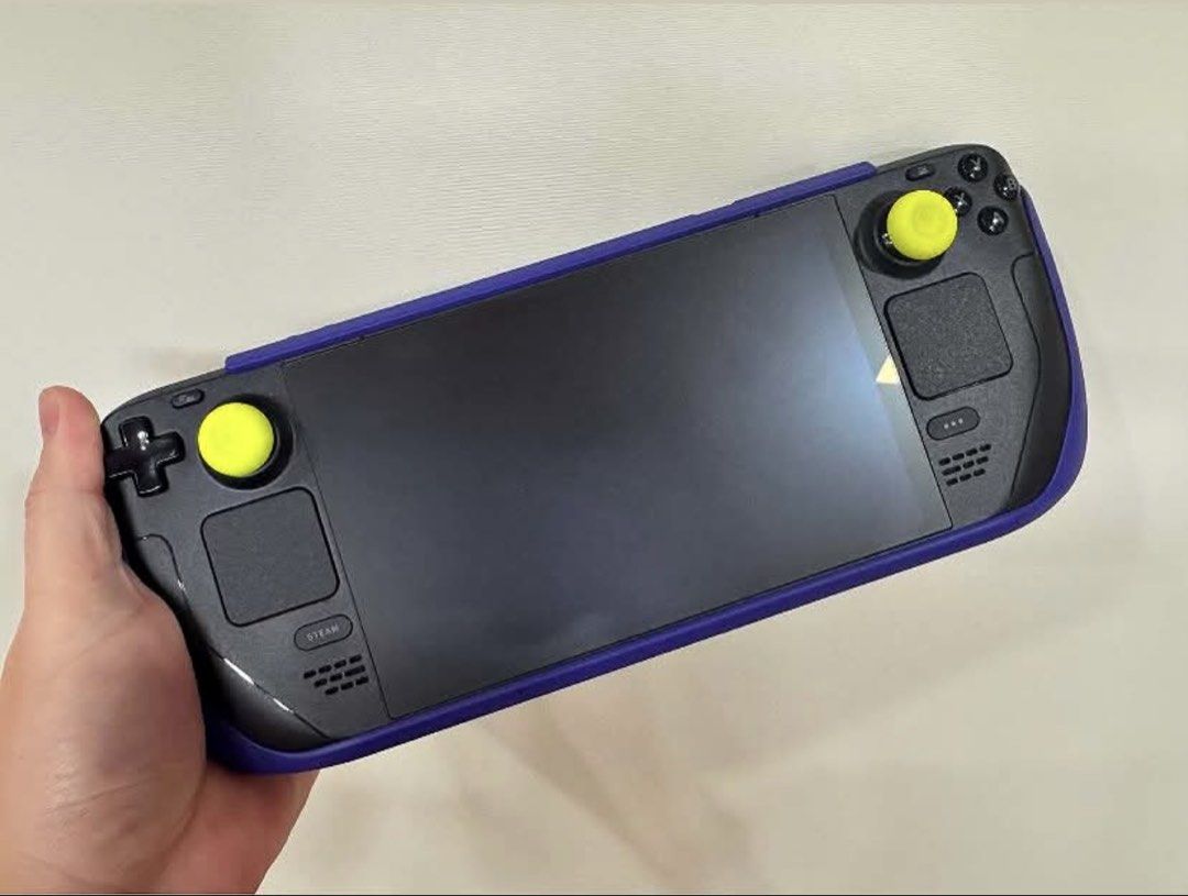 Steam Deck OLED 1TB (Category: Others) located in Bulacan. Submitted by icegemdy_ (Listing ID 1454959515, Image 2). Description: For sale SD OLED 1TB 7 months old no issue Complete set,except my account. 45k fix Bulacan loc meet up only.