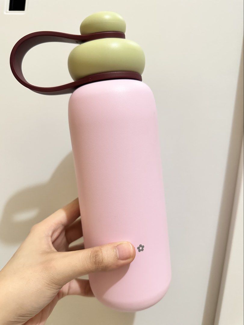 Sunnies Flask 25oz - Pink (Category: Water Bottles & Tumblers) located in Rizal. Submitted by miss2lyps (Listing ID 1455078060, Image 1). Description: - almost new, used twice only - without box - with name engraved.