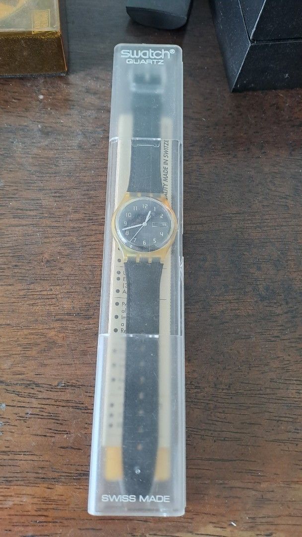 Swatch (Category: Vintage Collectibles) located in Singapore. Submitted by justmummy (Listing ID 1454987142, Image 4). Description: .