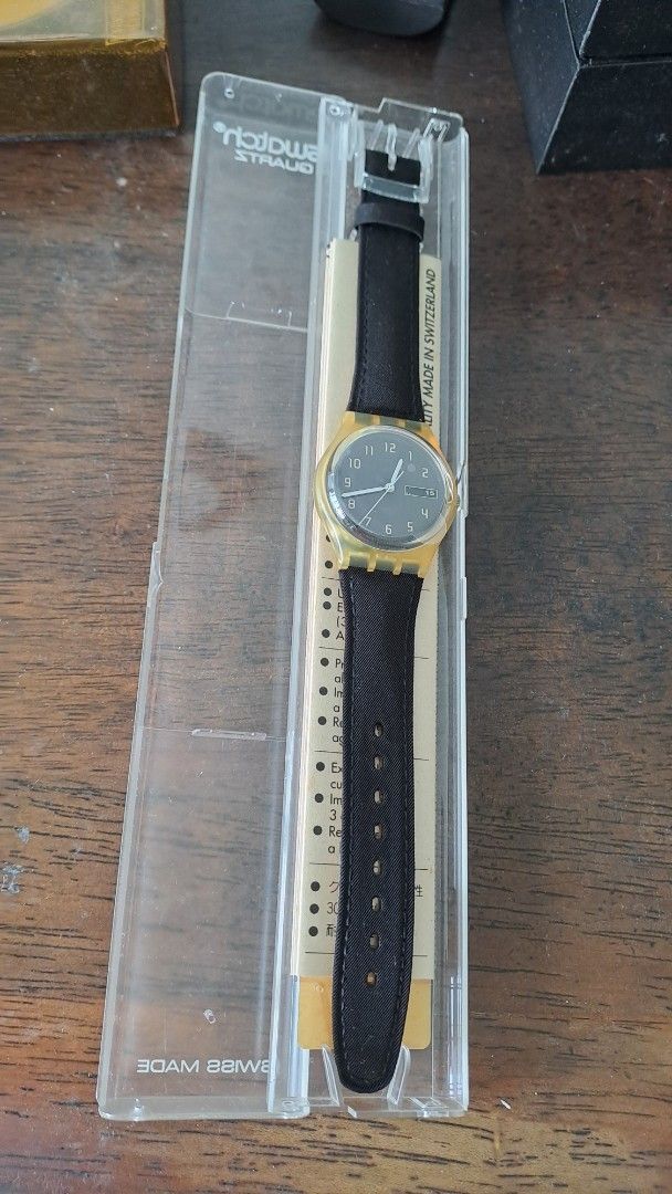 Swatch (Category: Vintage Collectibles) located in Singapore. Submitted by justmummy (Listing ID 1454987142, Image 3). Description: .