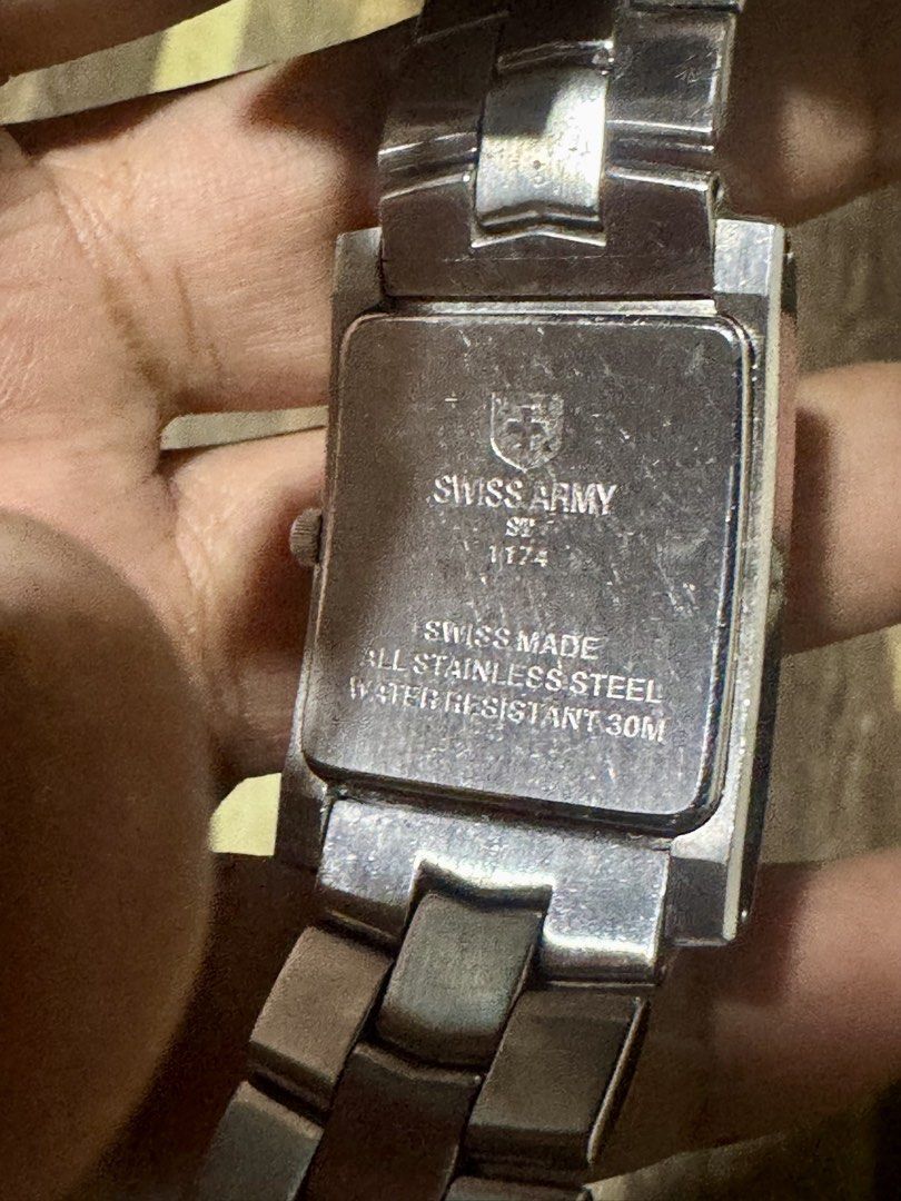 swiss military watch (Category: Men's Watches) located in Quezon City. Submitted by angace13 (Listing ID 1454988769, Image 2). Description: ready to use pm nalang sa interested no box watch only .