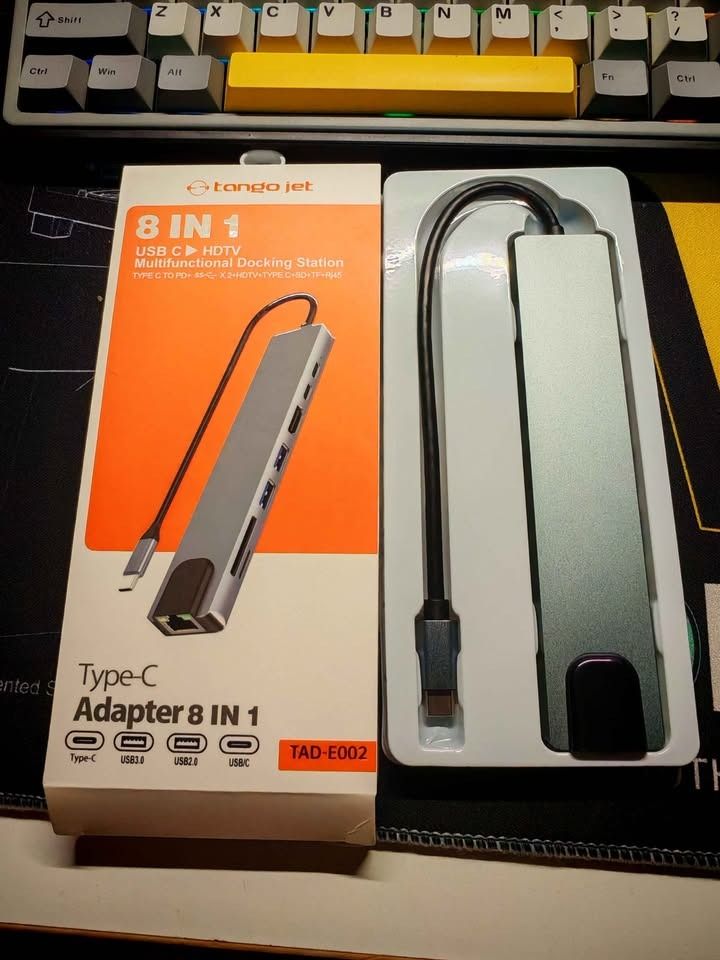 TangoJet 8-in-1 USB C Multifunctional Docking Station TAD-E002 (Category: Cables & Adaptors) located in San Pedro. Submitted by enix22 (Listing ID 1455007481, Image 2). Description: Brand New TangoJet 8-in-1 USB C Docking Station (Model TAD-E002) Connects via USB-C cable Opened only for testing. Ports: *4K HDMI *USB-A 2.0 *USB-A 3.0 *2X USB-C WITH PD UP TO 87W *LAN PORT *SD/TF CARD READER Meet up or shipping. Buyer pays SF .