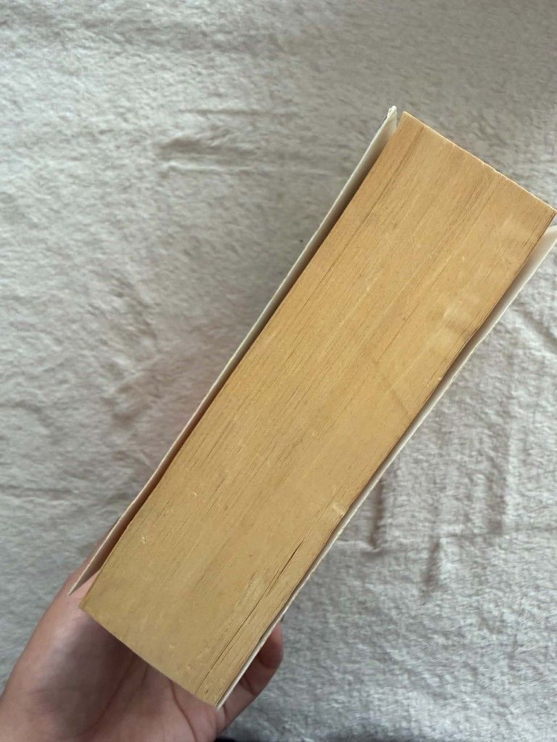 The Copper Beech - Maeve Binchy (Category: Storybooks) located in Santiago. Submitted by bookworm_club (Listing ID 1454955482, Image 3). Description: 📚no cancellation, return or exchange. 📚secondhand books. some books are in good condition while some has minimal flaws (foxing, creases, dog-eared pages, etc.) 📚reasonable haggling is allowed. 💰MOP: For same day pickup - CASH & BANK TRANSFER For shipping or scheduled pickup - BANK TRANSFER 🚚MOD