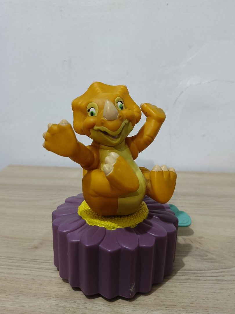 The Land Before Time – Cera (1996) (Category: Figurines & Statues) located in Cavite. Submitted by bodega_ni_kiks11 (Listing ID 1455115274, Image 1). Description: The Land Before Time – Cera (1996) Original 1996 figure from The Land Before Time series. Vintage collectible Good display condition ₱700 Please check photos for condition..