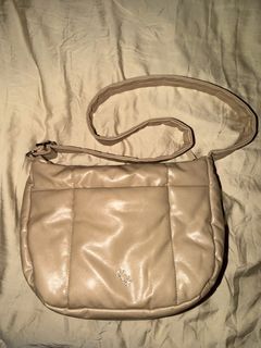 (Category: ) located in . Submitted by ilovebobatea (Listing ID 1455106646, Image 1). Description: .