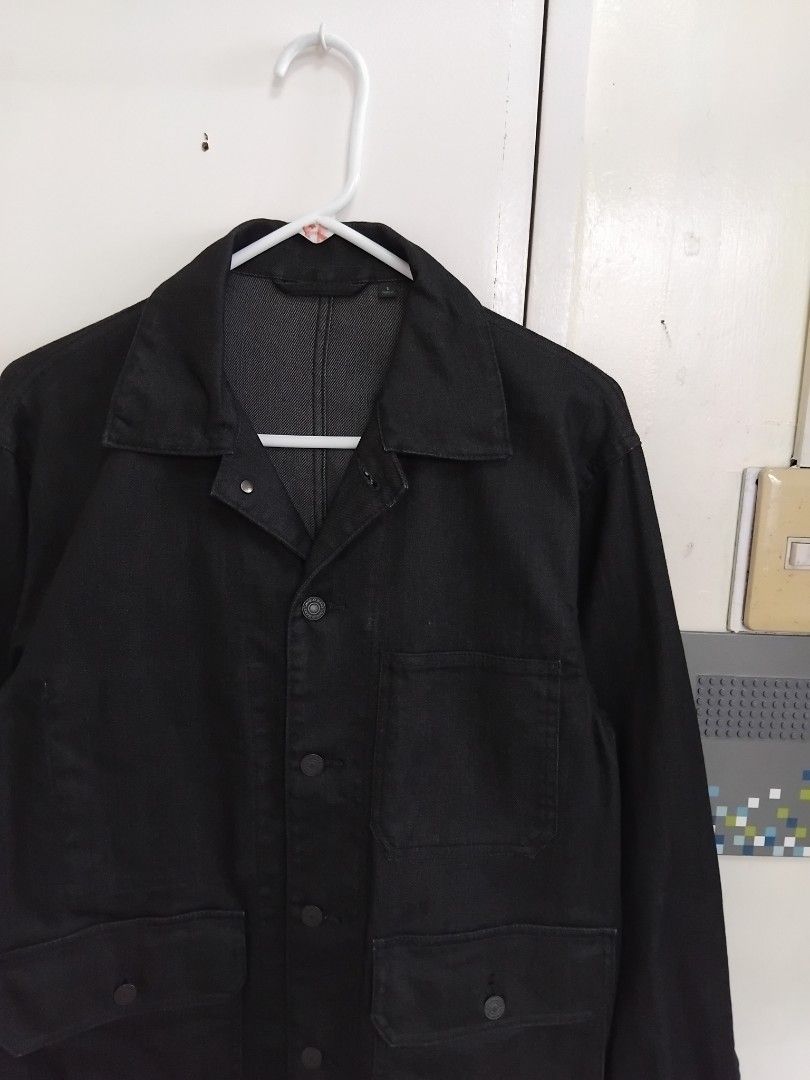 Uniqlo Black Denim Utility Chore Jacket (Category: Coats, Jackets and Outerwear) located in Pasig City. Submitted by hustlexcurate (Listing ID 1454967942, Image 3). Description: Uniqlo Black Denim Utility Chore Jacket Size S on tag fits MEDIUM Dimensions: 21X28.