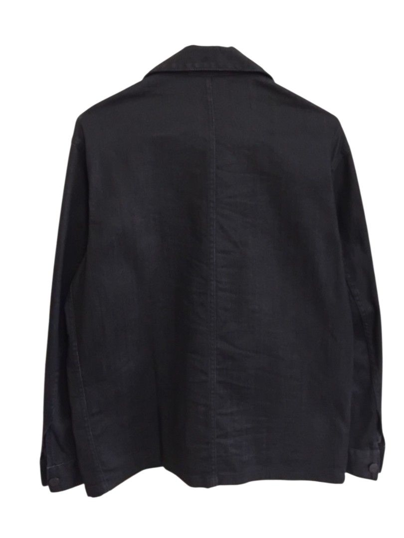 Uniqlo Black Denim Utility Chore Jacket (Category: Coats, Jackets and Outerwear) located in Pasig City. Submitted by hustlexcurate (Listing ID 1454967942, Image 2). Description: Uniqlo Black Denim Utility Chore Jacket Size S on tag fits MEDIUM Dimensions: 21X28.