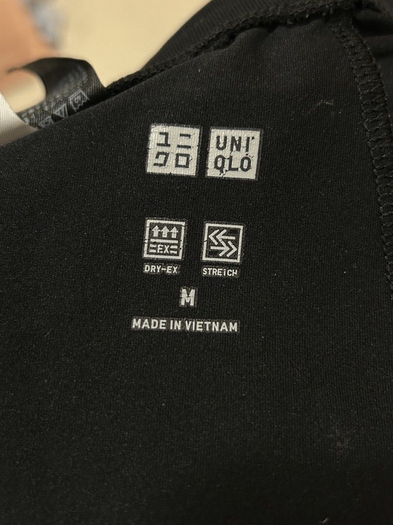 Uniqlo Dri-Fit Jogging Pants (Category: Other Bottoms) located in Quezon City. Submitted by m4delineee (Listing ID 1455128314, Image 2). Description: - size: M - dri-fit black joggers from uniqlo.