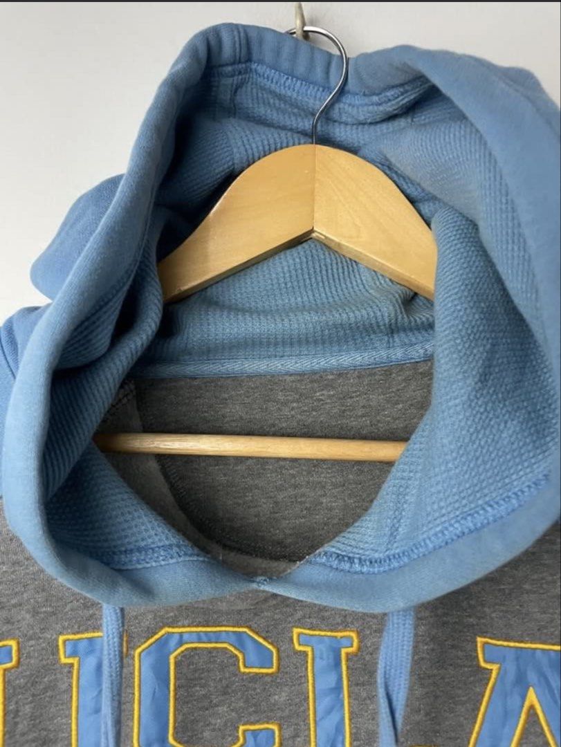 Univesity hoodie Unc Ucla (Category: Hoodies) located in Makati City. Submitted by uspence (Listing ID 1455070923, Image 3). Description: Univesity hoodie Unc Ucla Bruins Item is in Good Condition Size: Large No tags 27” Length 22” chest armpit to armpit Shipping: j&t / ggx/ lalamove .