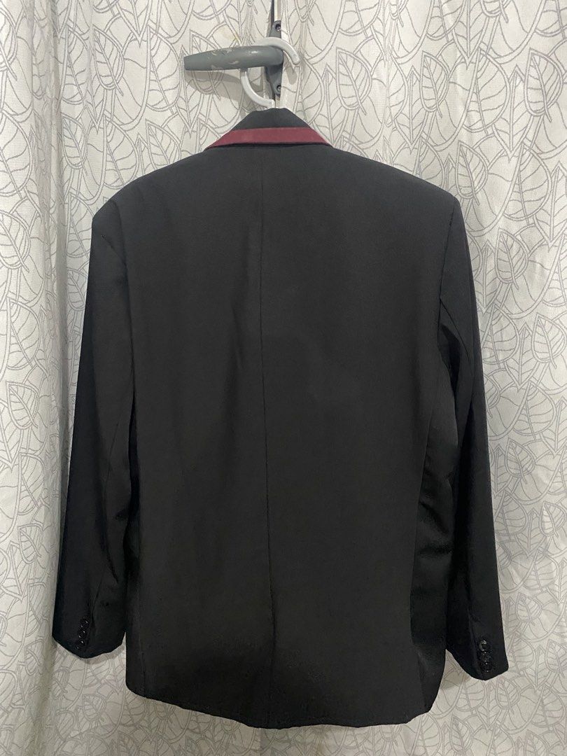 UST Architecture Blazer (Category: Coats, Jackets and Outerwear) located in Manila. Submitted by lomlberries (Listing ID 1455090897, Image 2). Description: Used once only.
