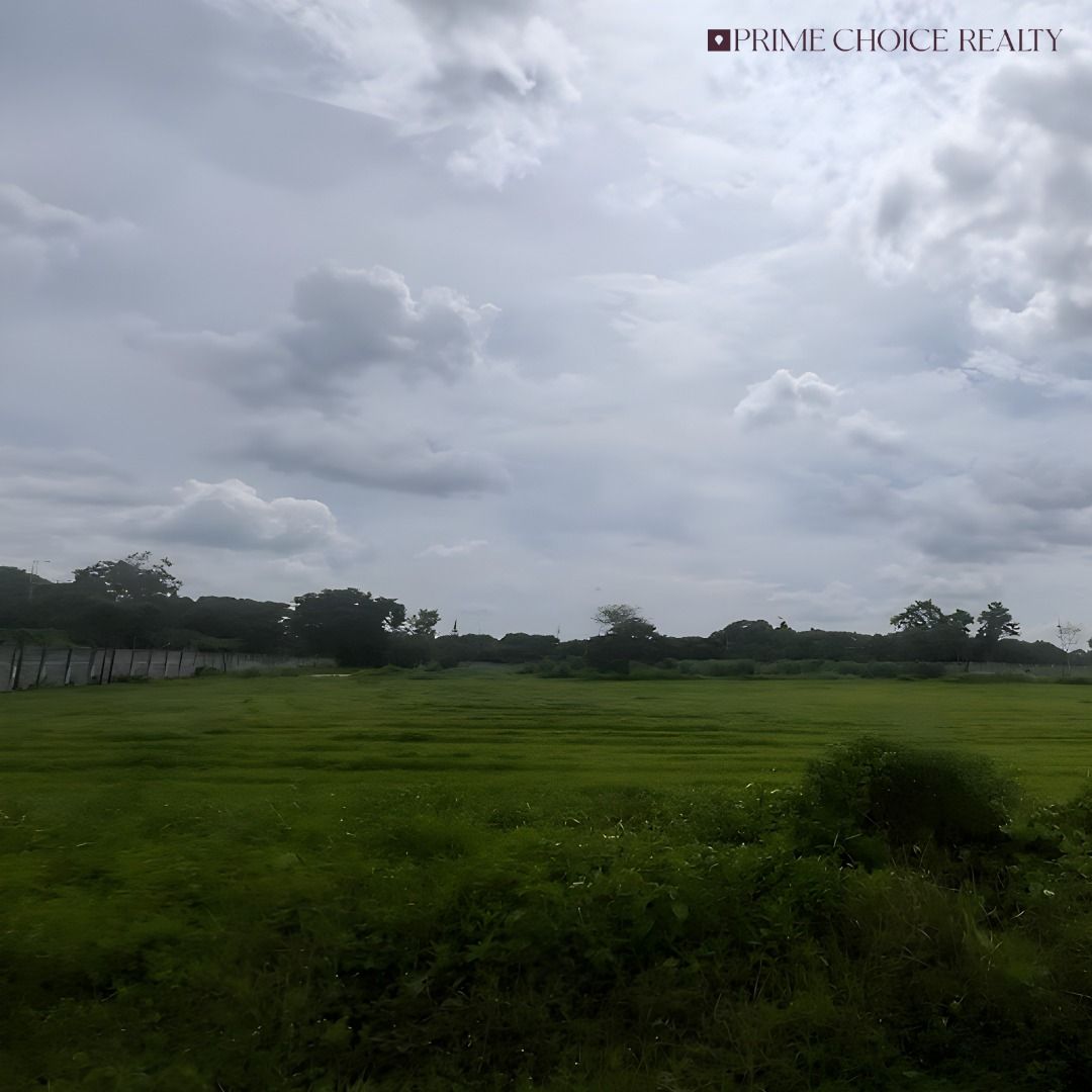 Vacant Lot – Vermosa Courtyards (Category: Lot) located in Quezon City. Submitted by primechoicerealtyinc (Listing ID 1454978904, Image 3). Description: FOR SALE | Vacant Lot – Vermosa Courtyards 📍 Vermosa, Imus, Cavite Premium Vacant Lot in Vermosa Courtyards Property Details: • Lot Area: 726 sqm • Vacant lot • Ideal for building your dream home • Located in a premium residential community Asking Price: ₱35,574,000 or ₱49,000/sqm Contact us for