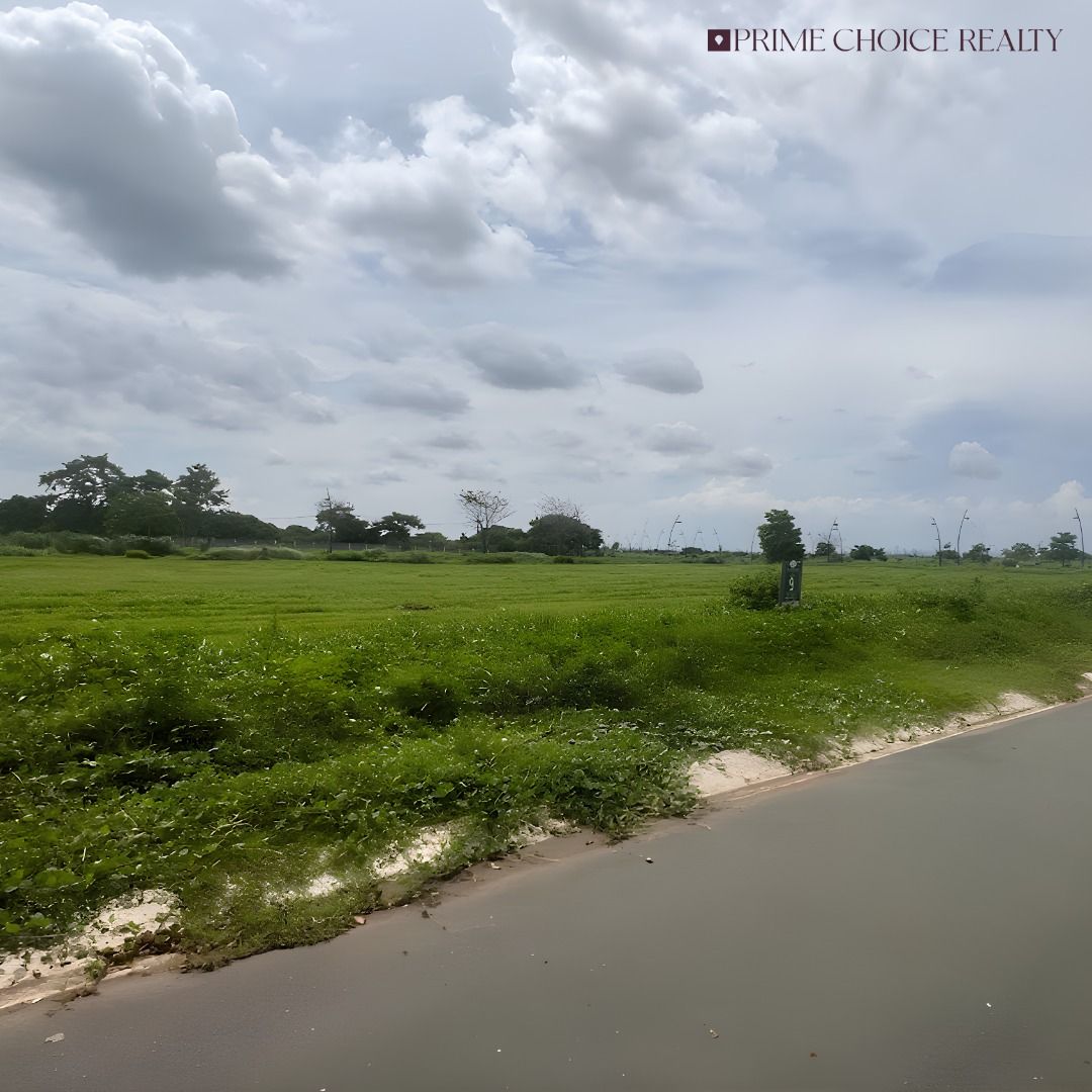 Vacant Lot – Vermosa Courtyards (Category: Lot) located in Quezon City. Submitted by primechoicerealtyinc (Listing ID 1454978904, Image 2). Description: FOR SALE | Vacant Lot – Vermosa Courtyards 📍 Vermosa, Imus, Cavite Premium Vacant Lot in Vermosa Courtyards Property Details: • Lot Area: 726 sqm • Vacant lot • Ideal for building your dream home • Located in a premium residential community Asking Price: ₱35,574,000 or ₱49,000/sqm Contact us for