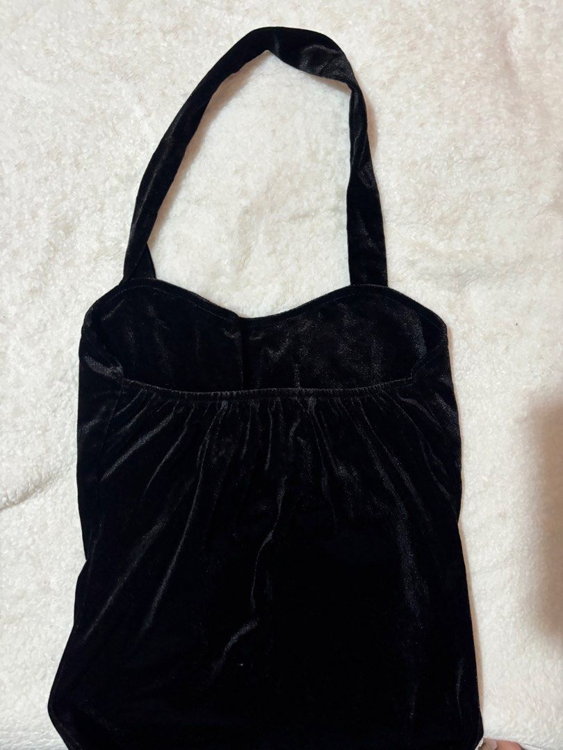 velvet halter dress (Category: Dresses) located in Paranaque City. Submitted by backburnt (Listing ID 1455042214, Image 2). Description: velvet halter dress (black) - used once for an event - with slit - fits xxs-cs - garterized back - dm for questions.