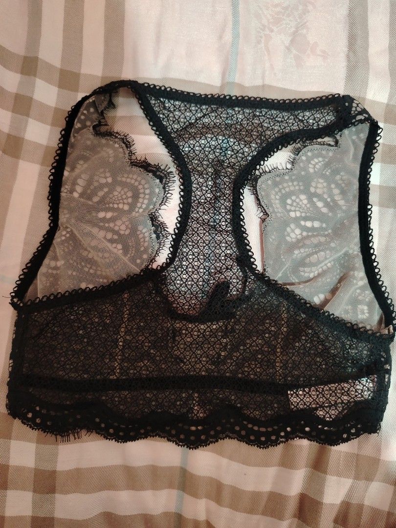 VICTORIA'S SECRET Bralette (Category: Undergarments & Loungewear) located in Abucay. Submitted by zai_1313 (Listing ID 1455111297, Image 2). Description: -Authentic Victoria's Secret -Brand New - Lace Bralette -Size Xs to Small -B65-B70.