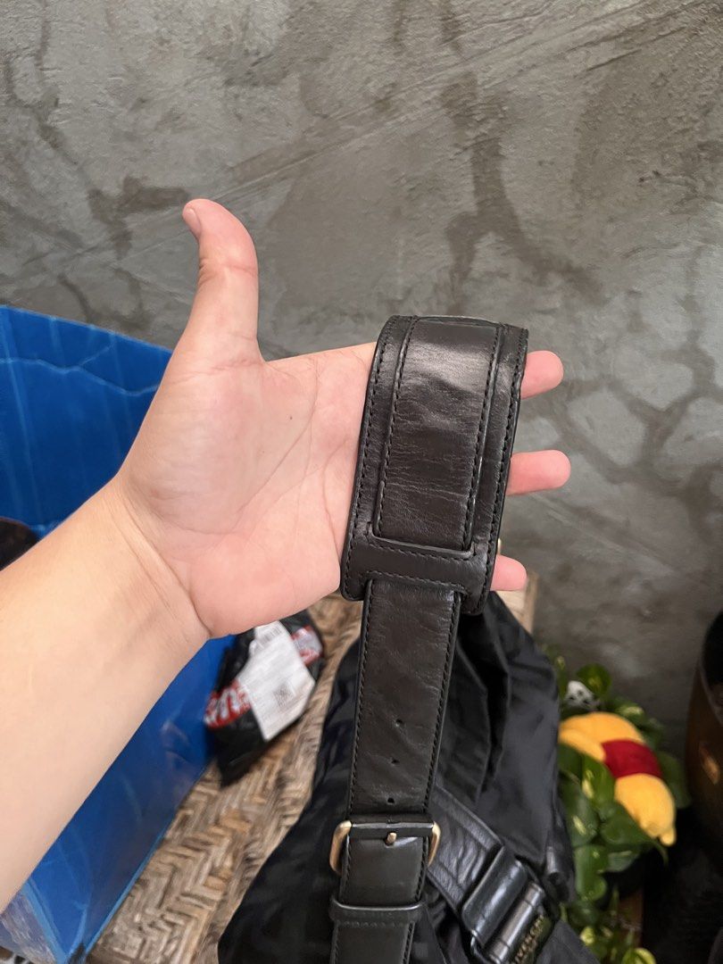 Vintage Givenchy mono (Category: Luxury Bags & Wallets) located in Cagayan de Oro. Submitted by zaybanlx (Listing ID 1455135547, Image 3). Description: Not guaranteed .