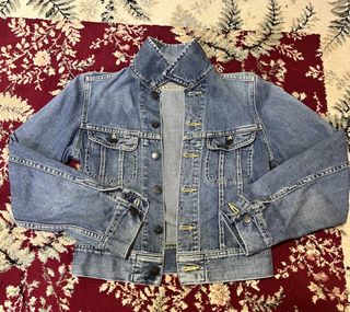 (Category: ) located in . Submitted by aisarburhan (Listing ID 1455114922, Image 1). Description: .