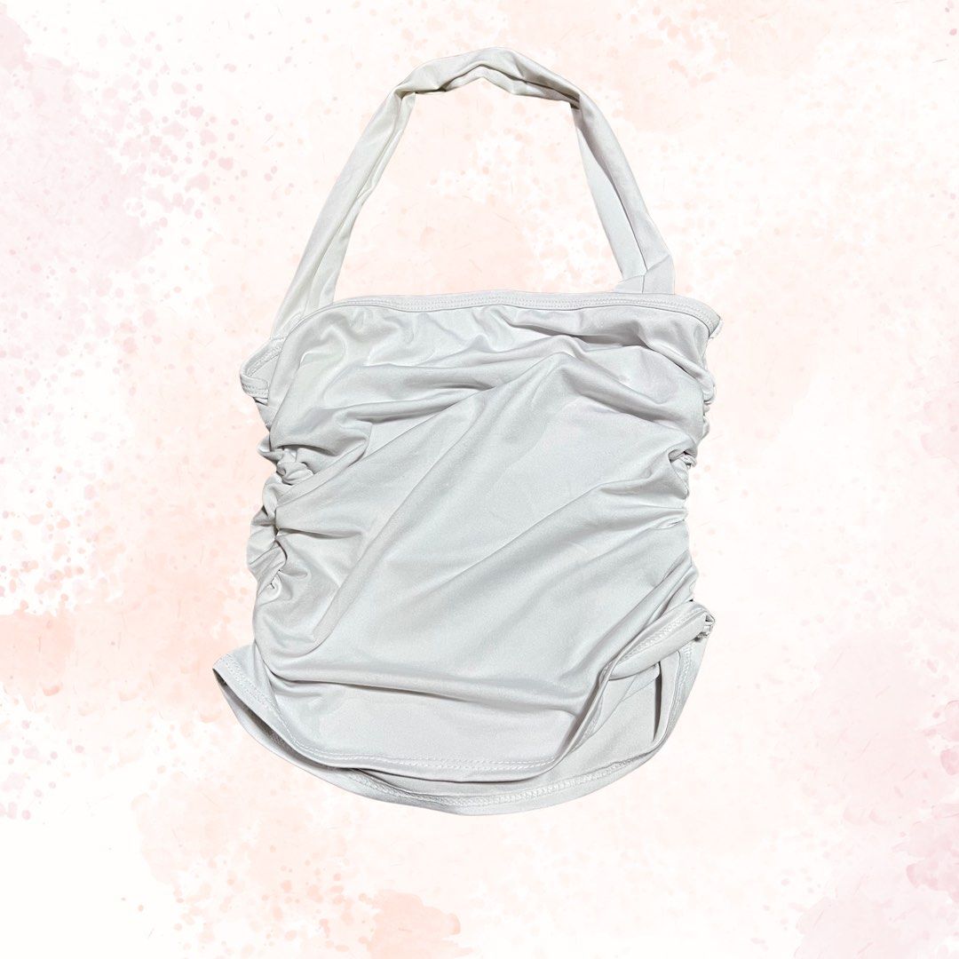 Whoman Basics White Reversed Halter Top Korean ITY (Category: Sleeveless) located in Manila. Submitted by 9013cm (Listing ID 1455047044, Image 1). Description: ₱70 + sf XS-S Never worn Location: Sampaloc Manila MOD: Lalamove, J&T MOP: GCash, Maribank.
