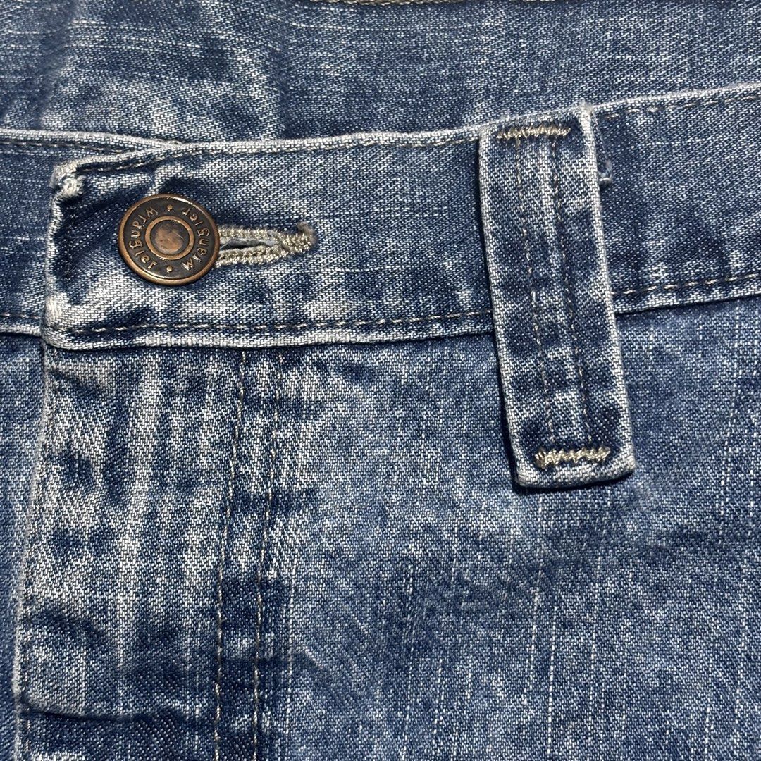 Wrangler Plus sized Jorts (Category: Shorts) located in Manila. Submitted by ethnfbrgs (Listing ID 1455048470, Image 3). Description: Size: 48 (waist) 24 (length) 13 (leg hole) Color rate: 8/10 Issue: paint stains .