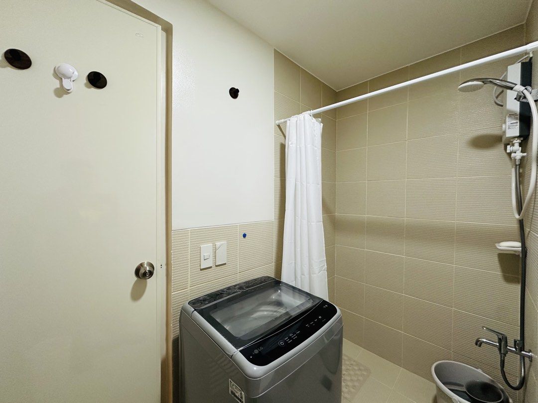 Zadia Tower 3 (Category: Apartments & Condos) located in Muntinlupa City. Submitted by fastf5lcon_o72379 (Listing ID 1454976139, Image 2). Description: Newly turned over 25sqm condo Fully furnished 24/7 security Swimming pool and gym Walking distance to Paseo Outlet, wet market.