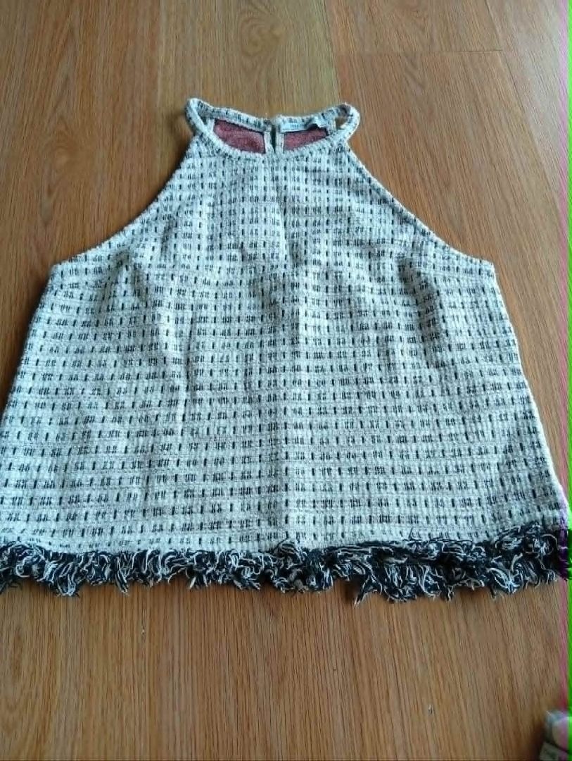 Zara Tweed halter (Category: Blouses) located in Mandaluyong City. Submitted by cdtay (Listing ID 1455138118, Image 1). Description: .