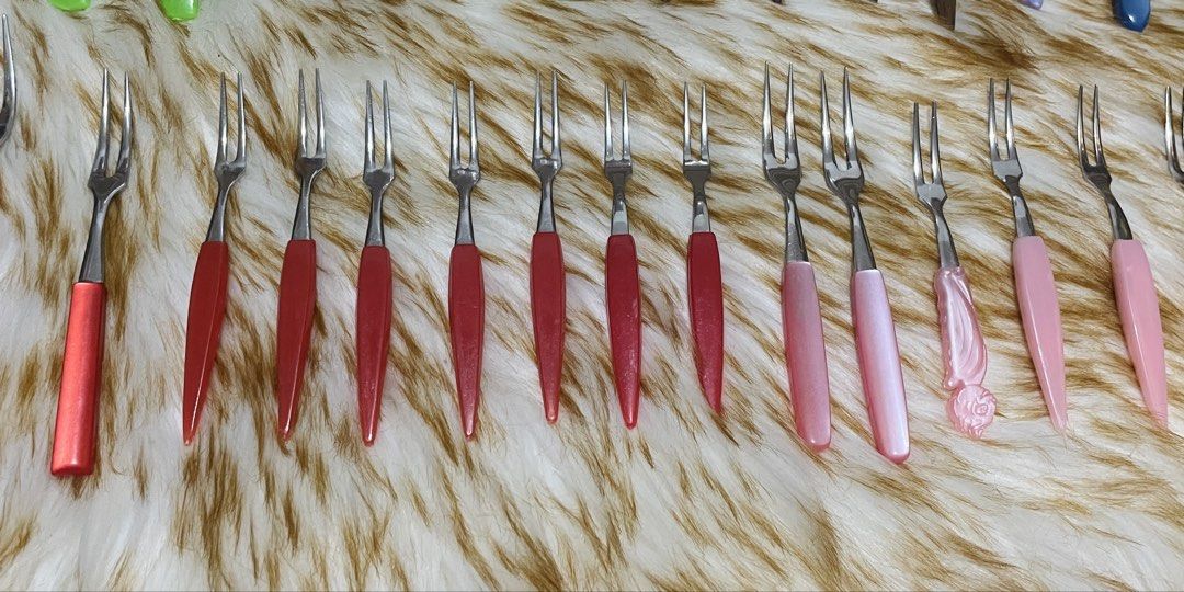 1960s Retro Princess Fork Dessert Fork Set (Category: Dinnerware & Cutlery) located in Quezon City. Submitted by sissymissy1527 (Listing ID 1455173095, Image 2). Description: Take all only.