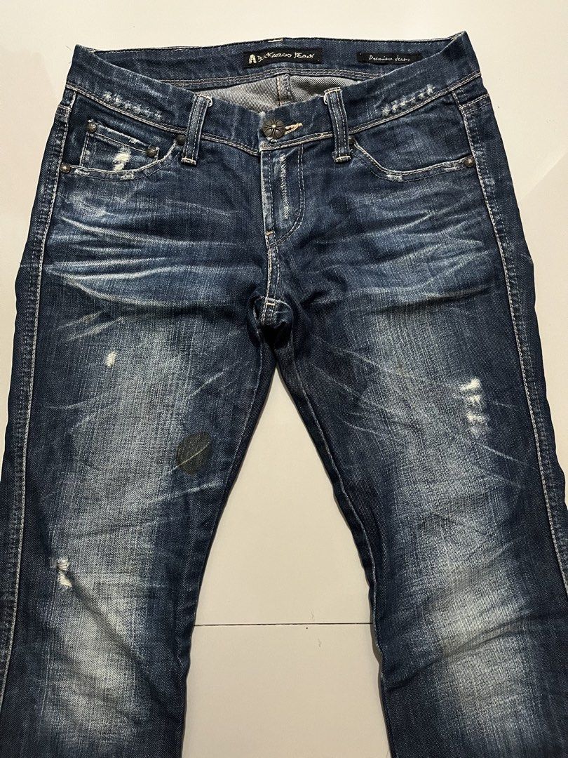2000’s BUCKAROO MUD WASHED WHISKERED BUTTERFLY FLARED JEANS (Category: Luxury Apparel) located in Cagayan de Oro. Submitted by middlesosa (Listing ID 1455184180, Image 3). Description: 2000’s BUCKAROO MUD WASHED WHISKERED BUTTERFLY FLARED JEANS SIZE 27 - 29 FITTINGS WAIST - 14.5 inches LENGTH - 40 inches INSEAM - 31 inches LEG OPENING - 9.5 inches THIGH - 9.5 inches RISE - 8.5 inches 1k pesos.