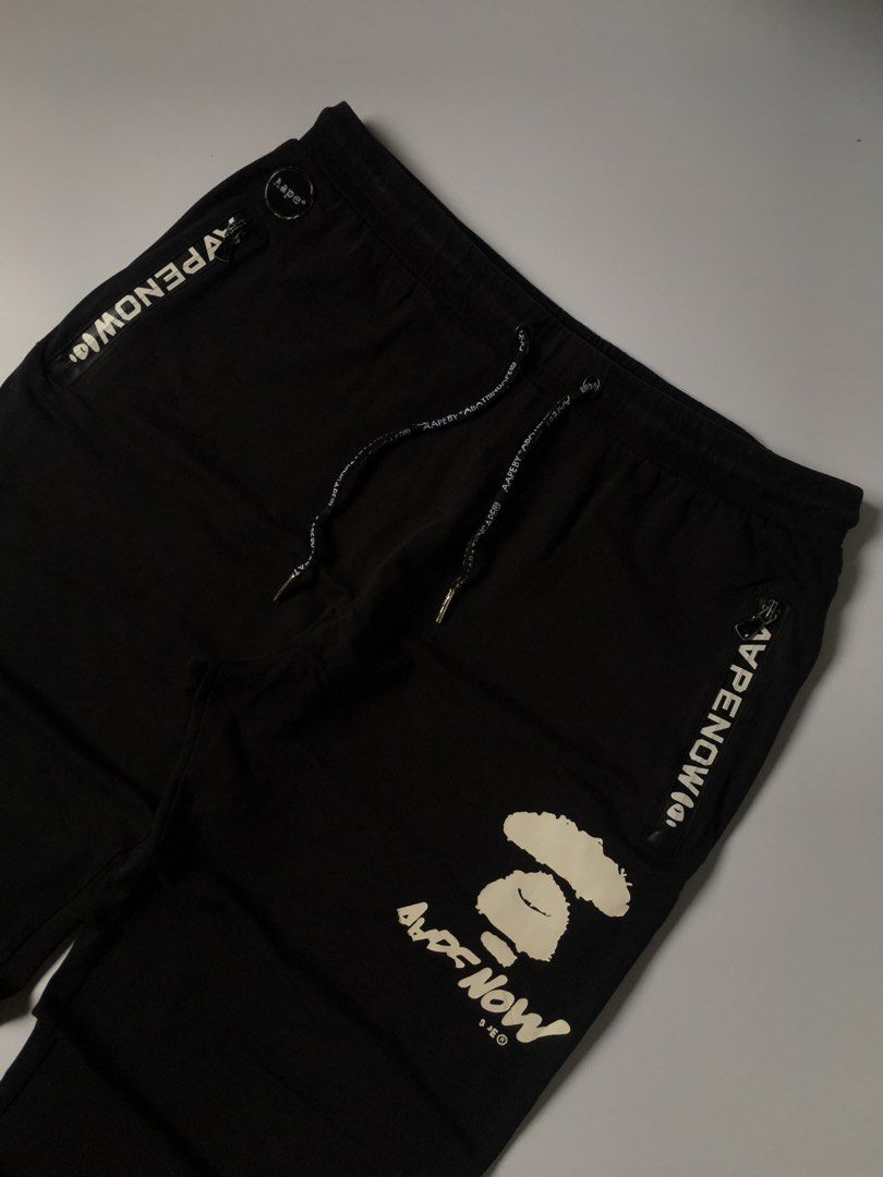 AAPE BY A BATHING APE JOGGER PANTS BLACK (Category: Joggers) located in Dasmarinas. Submitted by justhrift.ph (Listing ID 1455259334, Image 2). Description: AAPE BY A BATHING APE JOGGER PANTS BLACK CONDITION 10/10 COLOR RATE 10/10 DIMES:W30-35 L40 LEG OPENING 12 NO ISSUE PRICE:700+SF 📍PAYMENT FIRST ❌NO COD / NO COP 🚚J&T EXPRESS DELIVERY 🚩LOC.DASMARIÑAS CAVITE 📍PM/DM📩📩📩.