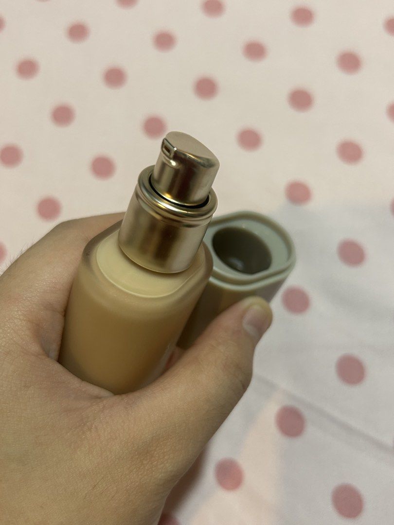 absidy weightless touch foundation 1.5NW (Category: Makeup) located in Quezon City. Submitted by eatnat (Listing ID 1455279059, Image 3). Description: ‼️PRICE IS NEGOTIABLE‼️ actually could count as brand new, pumped ONE drop to swatch then found out not my shade! - never used, just shade checked - 98% full - shade 1.5NW 30ml - no box - bought for ₱695 .