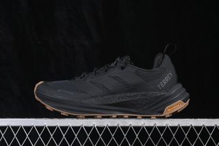 (Category: ) located in . Submitted by khai.uasneakers (Listing ID 1455119812, Image 1). Description: .
