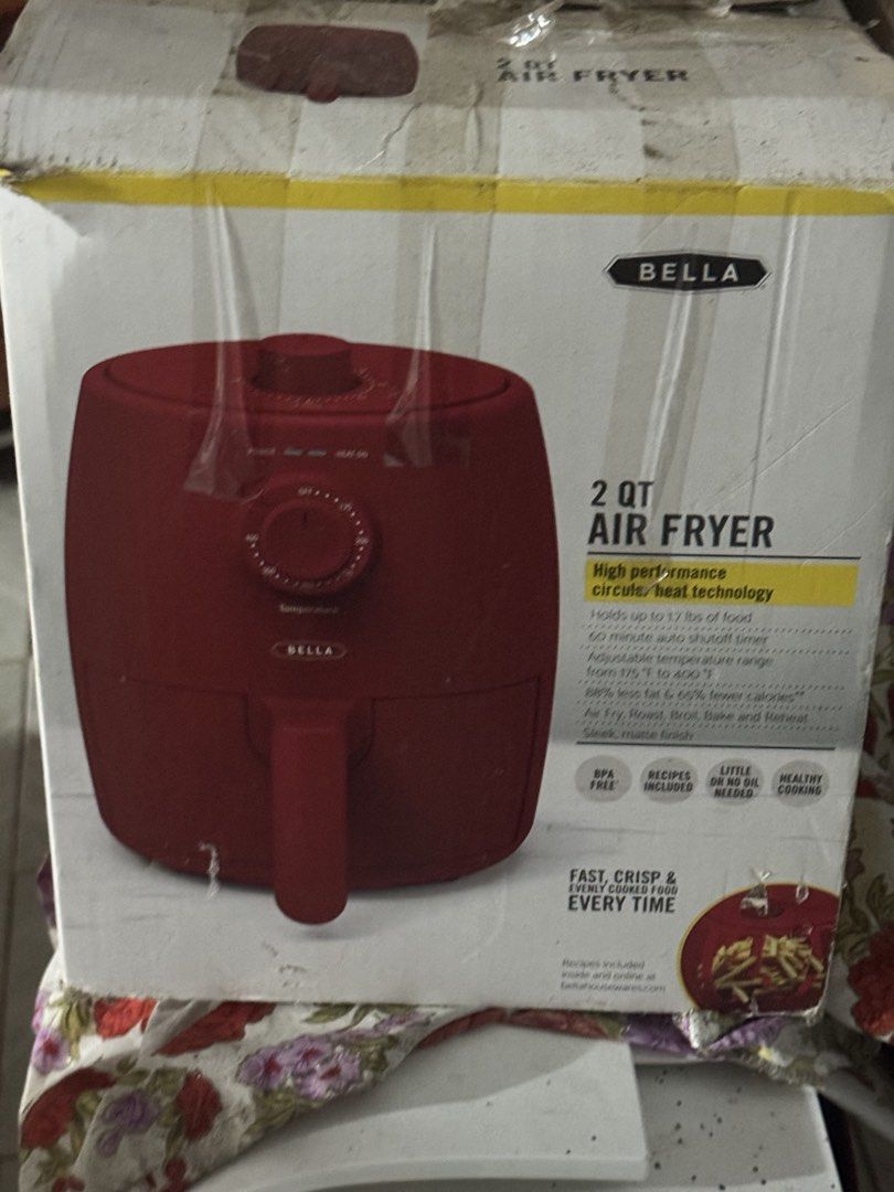air fryer (Category: Other Kitchen Appliances) located in Binmaley. Submitted by relove_258 (Listing ID 1455168540, Image 1). Description: imported air fryer from US the appliace itself is brandnew (never used) flaws- medyo nasira yung box sa bandang taas at medyo narumihan sa outer. payment first MOP-gcash .
