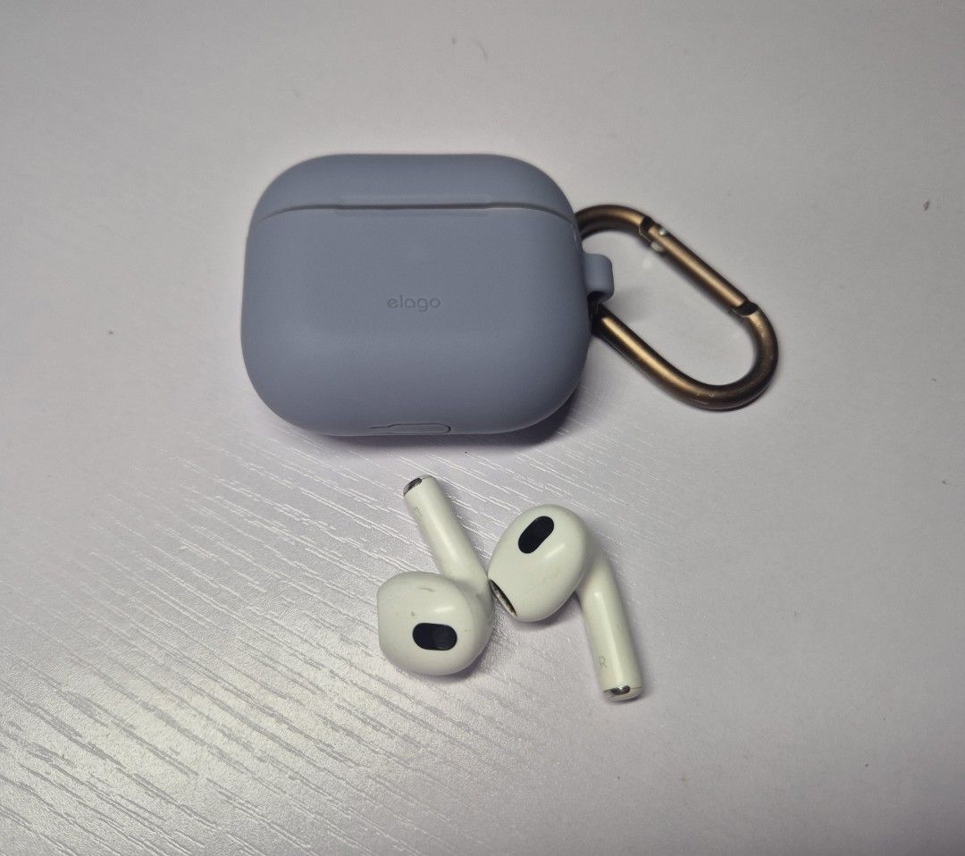 Airpods 3rd Generation (Category: Earphones) located in Lipa City. Submitted by selene_stella25 (Listing ID 1455290014, Image 1). Description: No box Just case included.