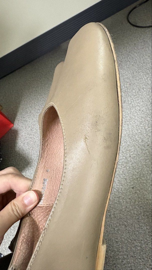 Andante Flats (Category: Flats & Sandals) located in Pasig City. Submitted by declutter890 (Listing ID 1455321712, Image 3). Description: .